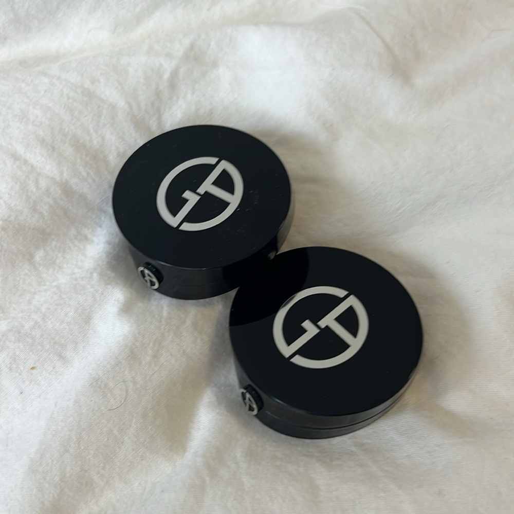 Armani blushes - Picture 4 of 4